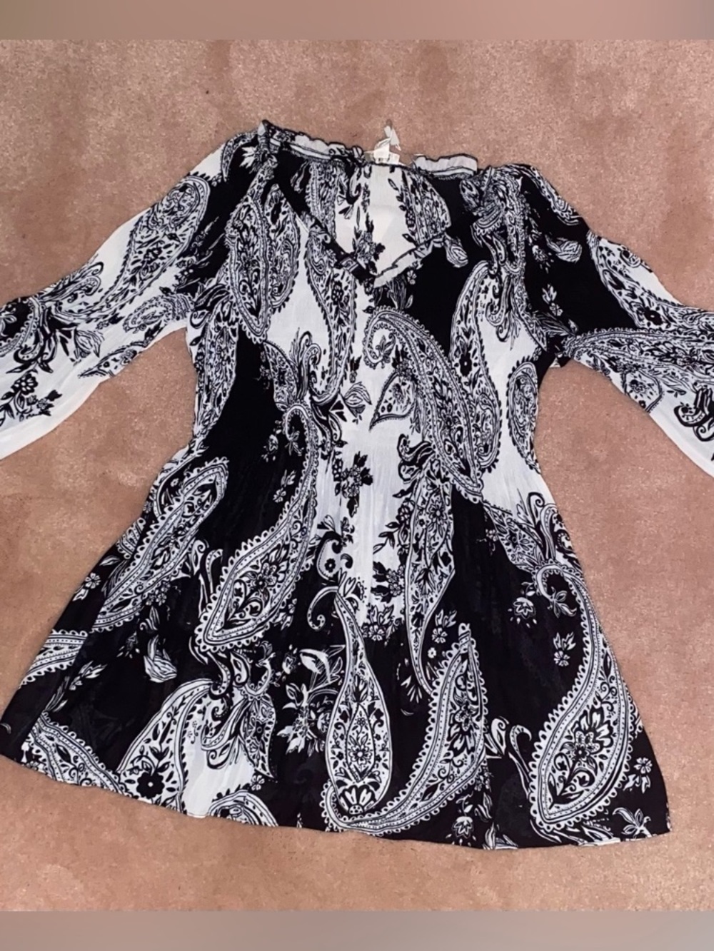 SPENSE 🖤 Black & White Paisley top